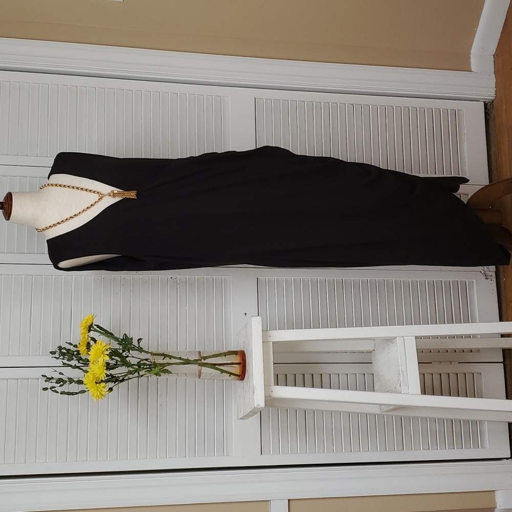 Torrid Size 3X Black Sleevless V-Neck Wrap Dress With Ruching.